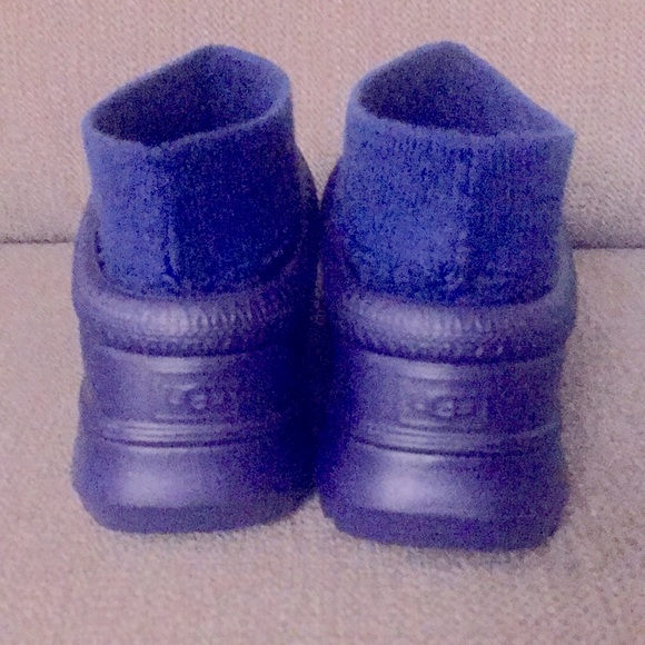 UGG Waterproof Slipper Boots - Picture 4 of 6
